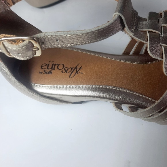 Euro Soft metallic sandals size 7 - Picture 8 of 11